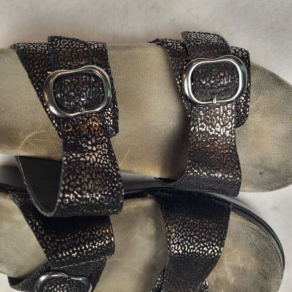 Dansko Sophie Black Gold Metallic Sandal Shimmer Platform 2 Inch Heel 39 8 1/2 - Picture 7 of 10